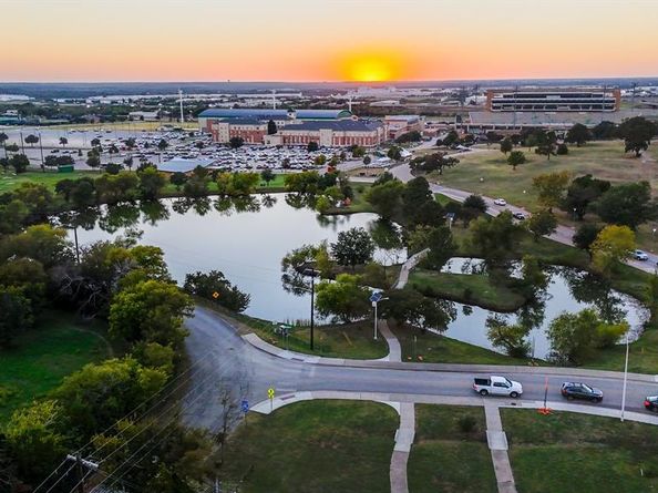 1211  Kendolph Drive , Denton Texas 76205