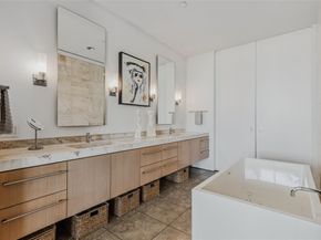 1717  Arts Plaza  1804, Dallas Texas 75201