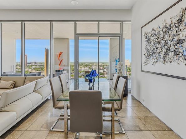 1717  Arts Plaza  1804, Dallas Texas 75201