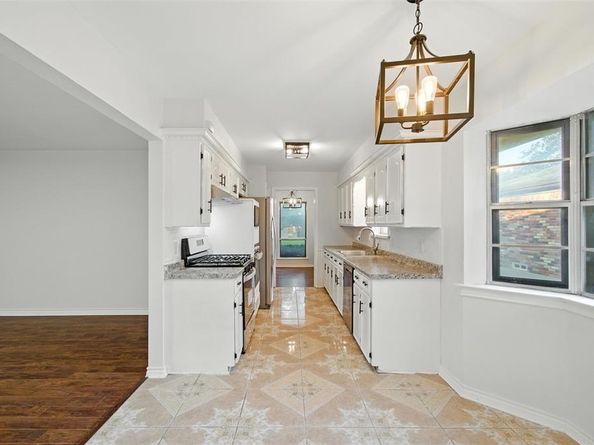 5823  Marview Lane , Dallas Texas 75227