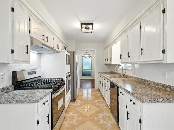 5823  Marview Lane , Dallas Texas 75227