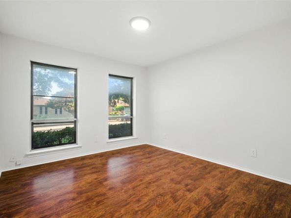5823  Marview Lane , Dallas Texas 75227