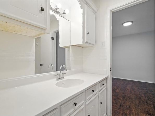 5823  Marview Lane , Dallas Texas 75227