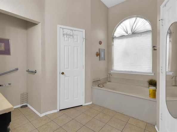 2839  Linden Lane , Grand Prairie Texas 75052