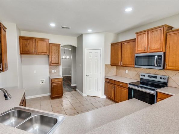1711  Chadwick Drive , Cedar Hill Texas 75104