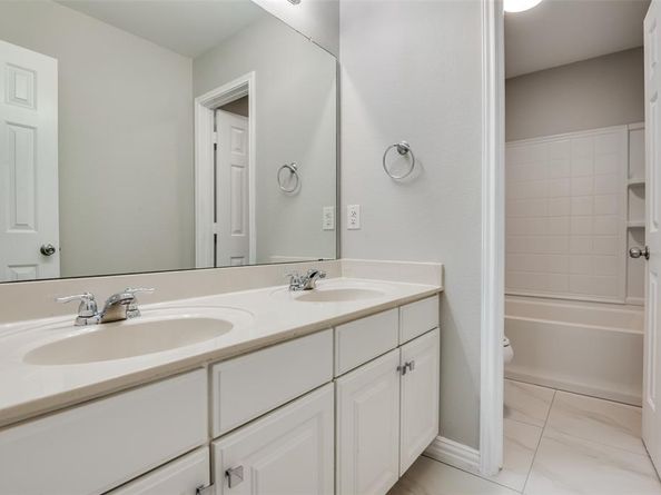 1711  Chadwick Drive , Cedar Hill Texas 75104