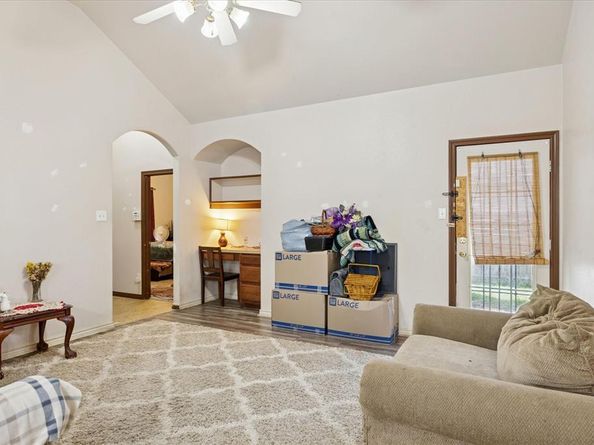 2044  Beacon Way , Fort Worth Texas 76140