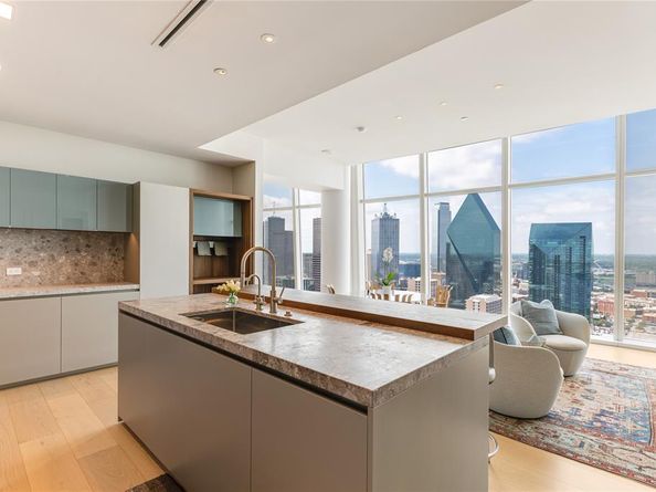 1918  Olive Street  3302, Dallas Texas 75201