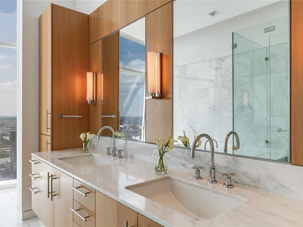 1918  Olive Street  3302, Dallas Texas 75201