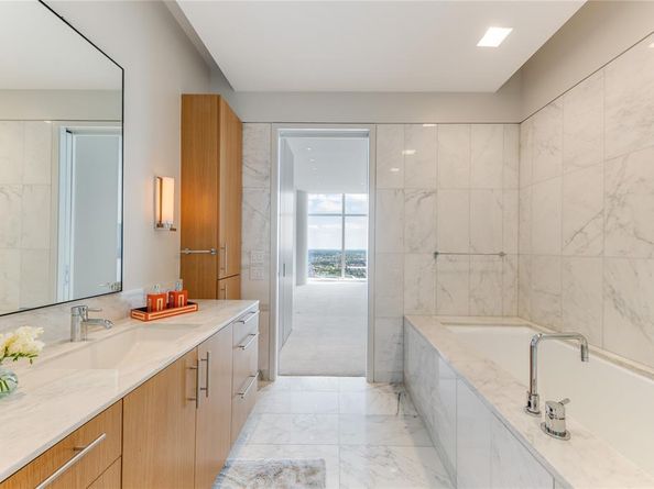 1918  Olive Street  3302, Dallas Texas 75201