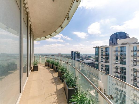 1918  Olive Street  3302, Dallas Texas 75201