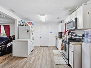 1606  Mentor Avenue , Dallas Texas 75216