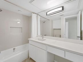 7640 W Greenway Boulevard  6F, Dallas Texas 75209