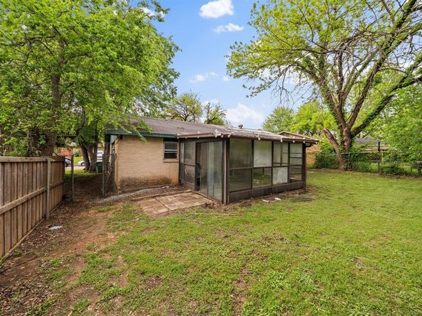 214  Independence Drive , Garland Texas 75043