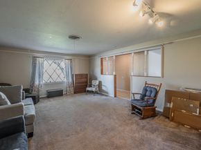 1548  Carl Street , Fort Worth Texas 76103