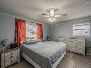 1548  Carl Street , Fort Worth Texas 76103