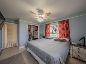 1548  Carl Street , Fort Worth Texas 76103