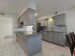 2721 W Oakdale Road , Irving Texas 75060