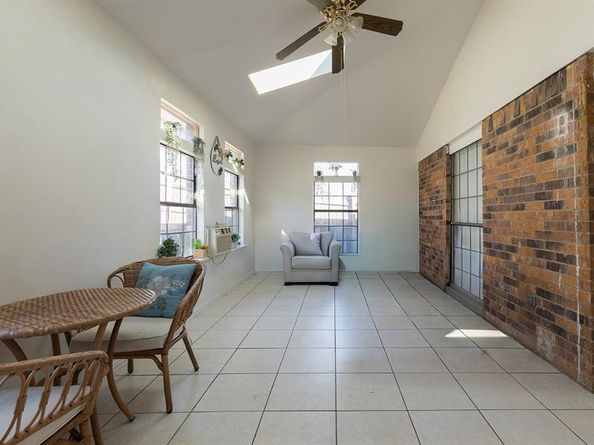 2721 W Oakdale Road , Irving Texas 75060