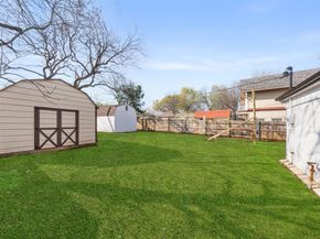 827  Westmount Avenue , Dallas Texas 75211