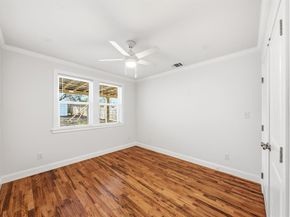 827  Westmount Avenue , Dallas Texas 75211