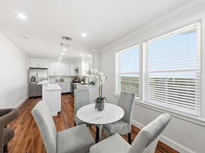 827  Westmount Avenue , Dallas Texas 75211