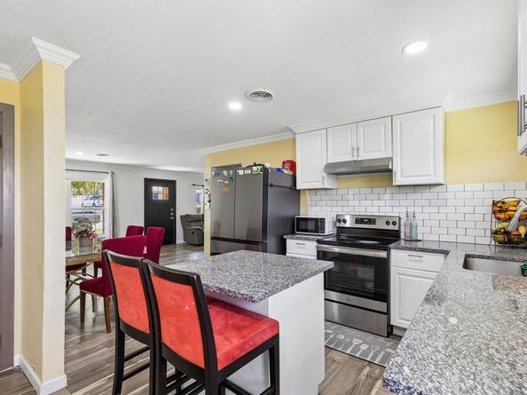 2141  Ridgeview Street , Fort Worth Texas 76119