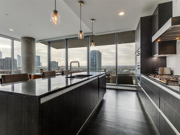3130 N Harwood Street  801, Dallas Texas 75201