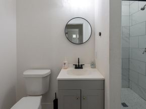 918  Elsbeth Street , Dallas Texas 75208