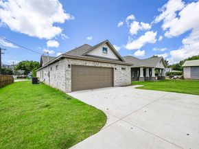 1102  Fort Worth Street , Grand Prairie Texas 75050
