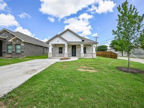 1102  Fort Worth Street , Grand Prairie Texas 75050