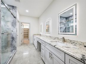 1102  Fort Worth Street , Grand Prairie Texas 75050