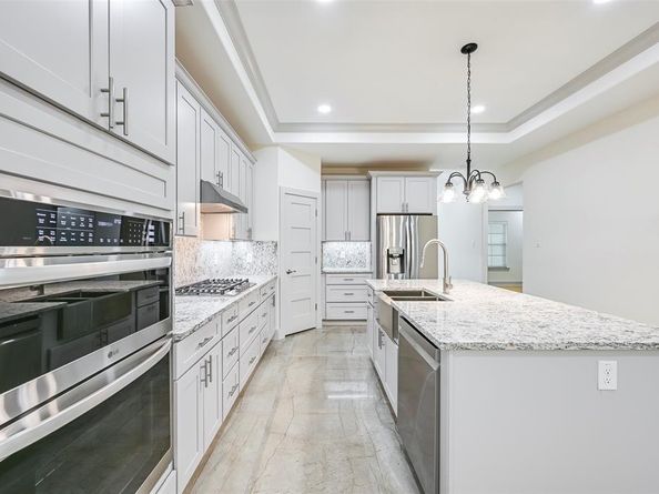 1102  Fort Worth Street , Grand Prairie Texas 75050