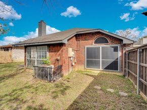 324  Faircrest Drive , Arlington Texas 76018