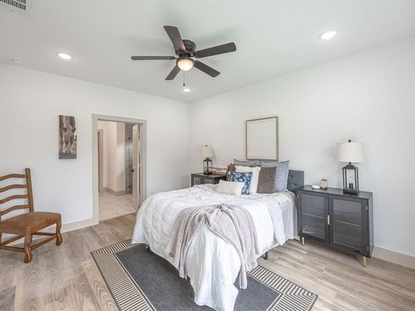 5100  Chapman Street , Fort Worth Texas 76105