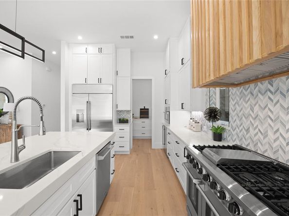 4426  Bonham Street , Dallas Texas 75229