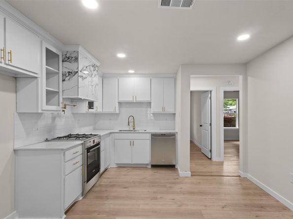 904 W Anthony Street , Fort Worth Texas 76115
