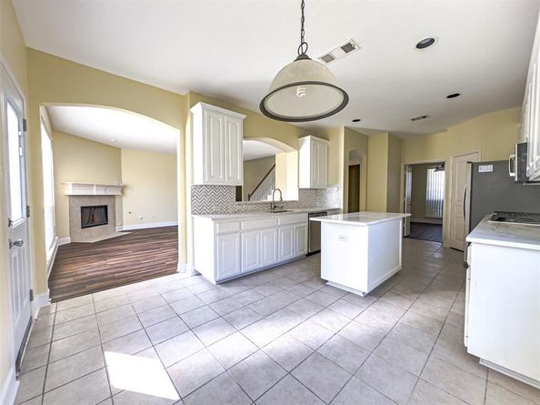 1905  Meera Lane , Mansfield Texas 76063