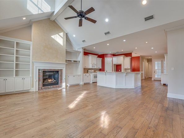 895  Ivy Lane , Rockwall Texas 75087