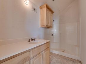 895  Ivy Lane , Rockwall Texas 75087