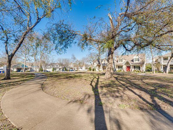 895  Ivy Lane , Rockwall Texas 75087