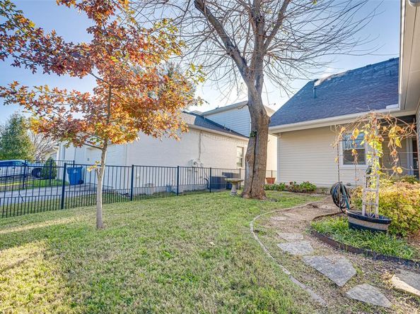 895  Ivy Lane , Rockwall Texas 75087