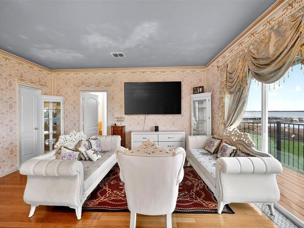 5218  Lake Terrace Court , Garland Texas 75043