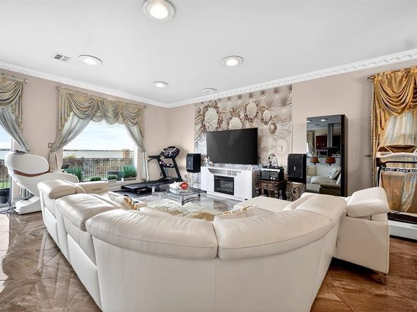 5218  Lake Terrace Court , Garland Texas 75043