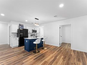 326  brownlee  , Dallas Texas 75224