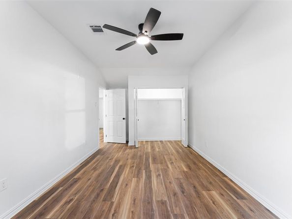 326  brownlee  , Dallas Texas 75224