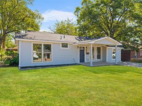 326  brownlee  , Dallas Texas 75224