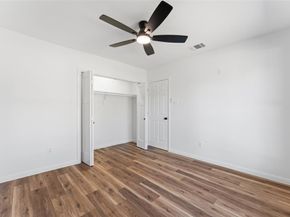 326  brownlee  , Dallas Texas 75224