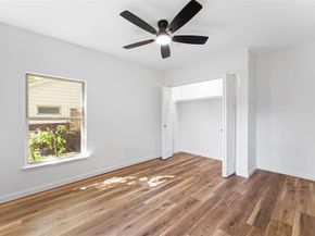 326  brownlee  , Dallas Texas 75224