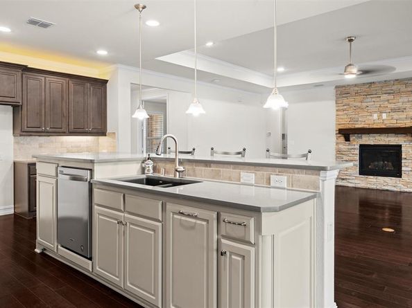 2112  Vista Creek Drive , Frisco Texas 75036